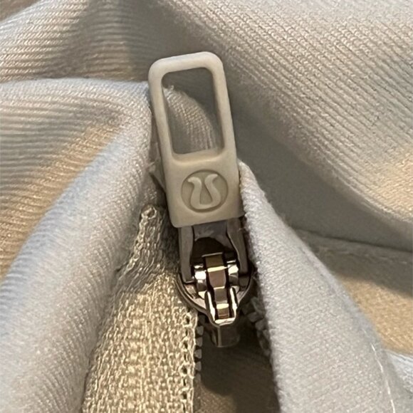 Lululemon Commission Long Sleeve Button Up Shirt Mens XXL Dove Grey Performance - Picture 4 of 13